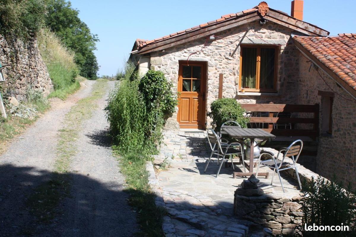 Gites Des Esselards Yzeron Kültér fotó