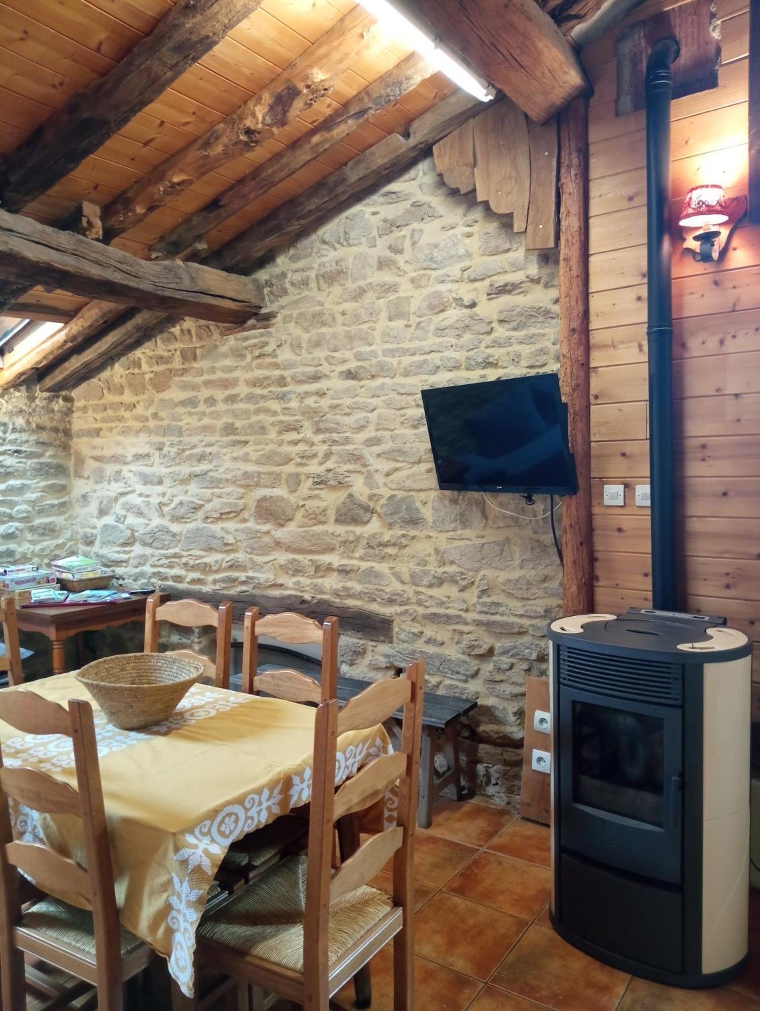 Gites Des Esselards Yzeron Kültér fotó