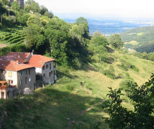 Gites Des Esselards Yzeron Kültér fotó