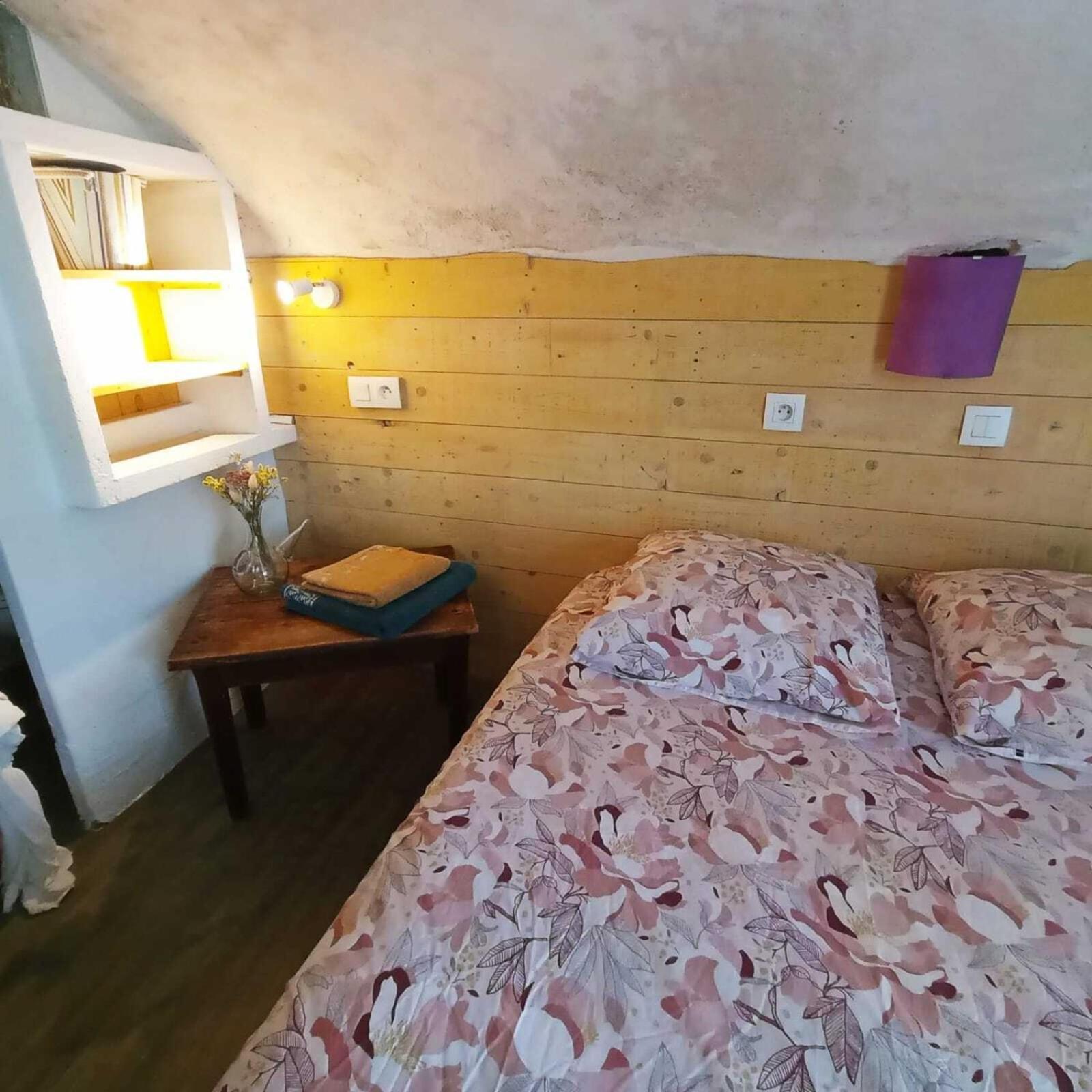 Gites Des Esselards Yzeron Szoba fotó