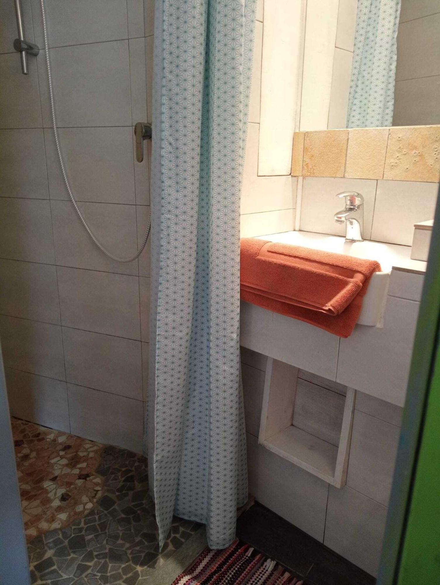 Gites Des Esselards Yzeron Szoba fotó